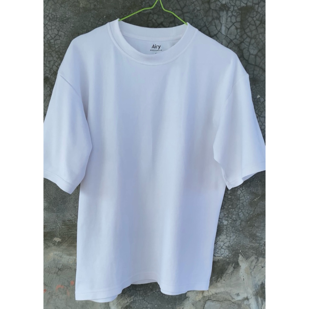 Baju kaos putih polos Airy Oversized T-shirt- Preloved