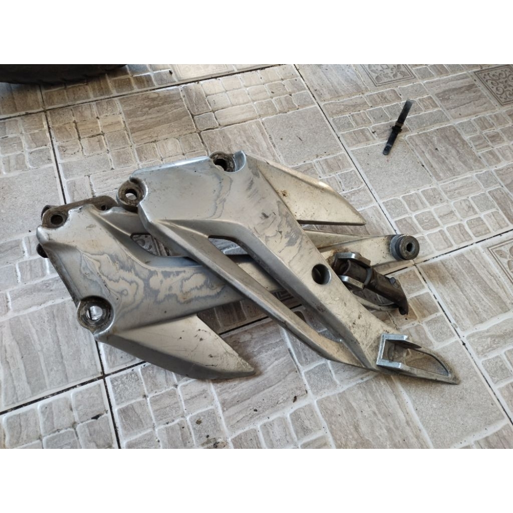 Footstep Megapro Monoshock karbu