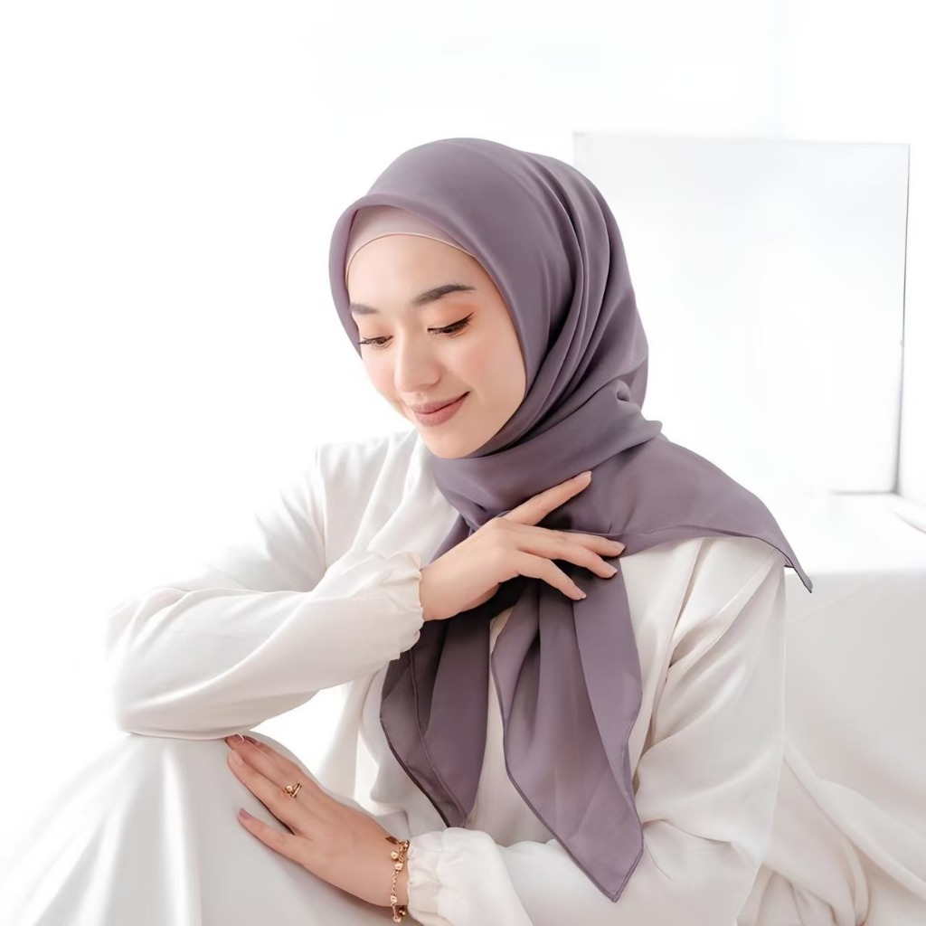 Hijab Segiempat Paris Jadul Premium | Red rose | Varisha