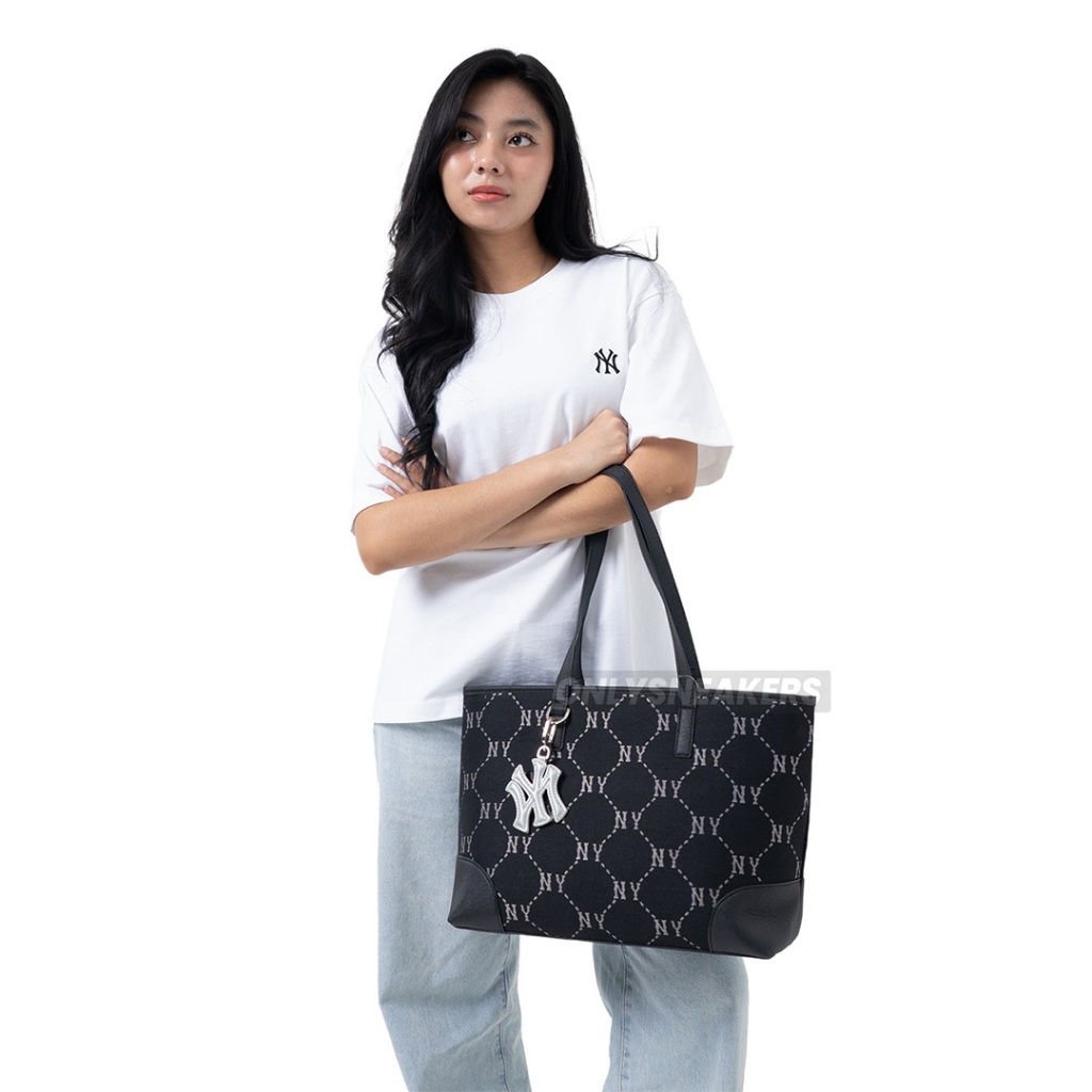 MLB NEW YORK YANKEES DIAMOND MONOGRAM JACQUARD LARGE TOTE BAG BLACK