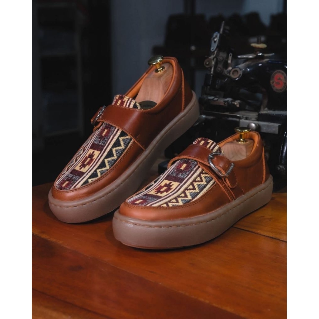 Exodos57 | Sepatu Sneakers Kulit - PAMONA ETNIK BROWN