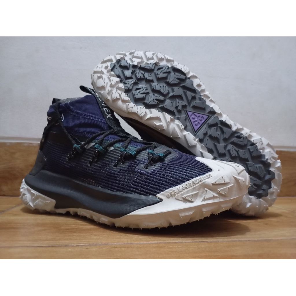 sepatu outdoor/hiking Nike ACG mountain fly