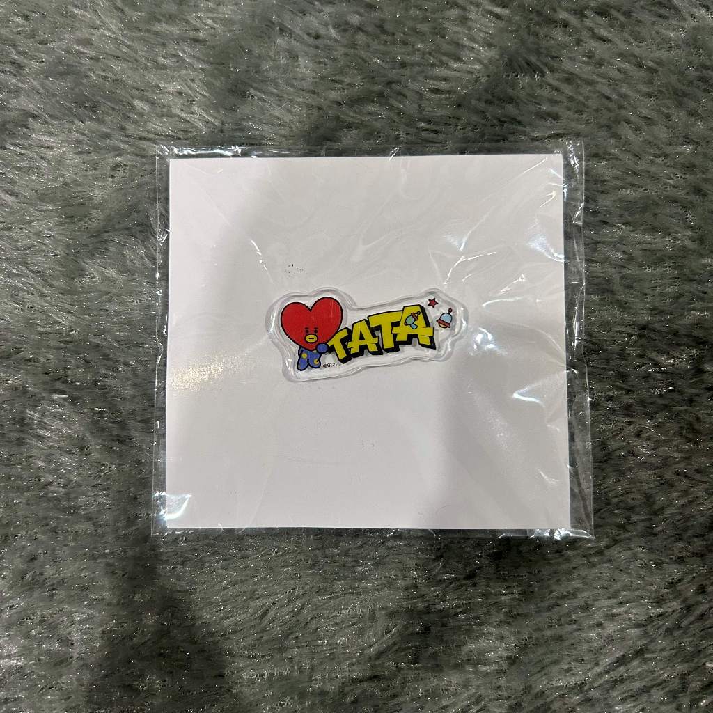 [OFFICIAL MERCHANDISE] Pin Acrylic: BT21 TATA
