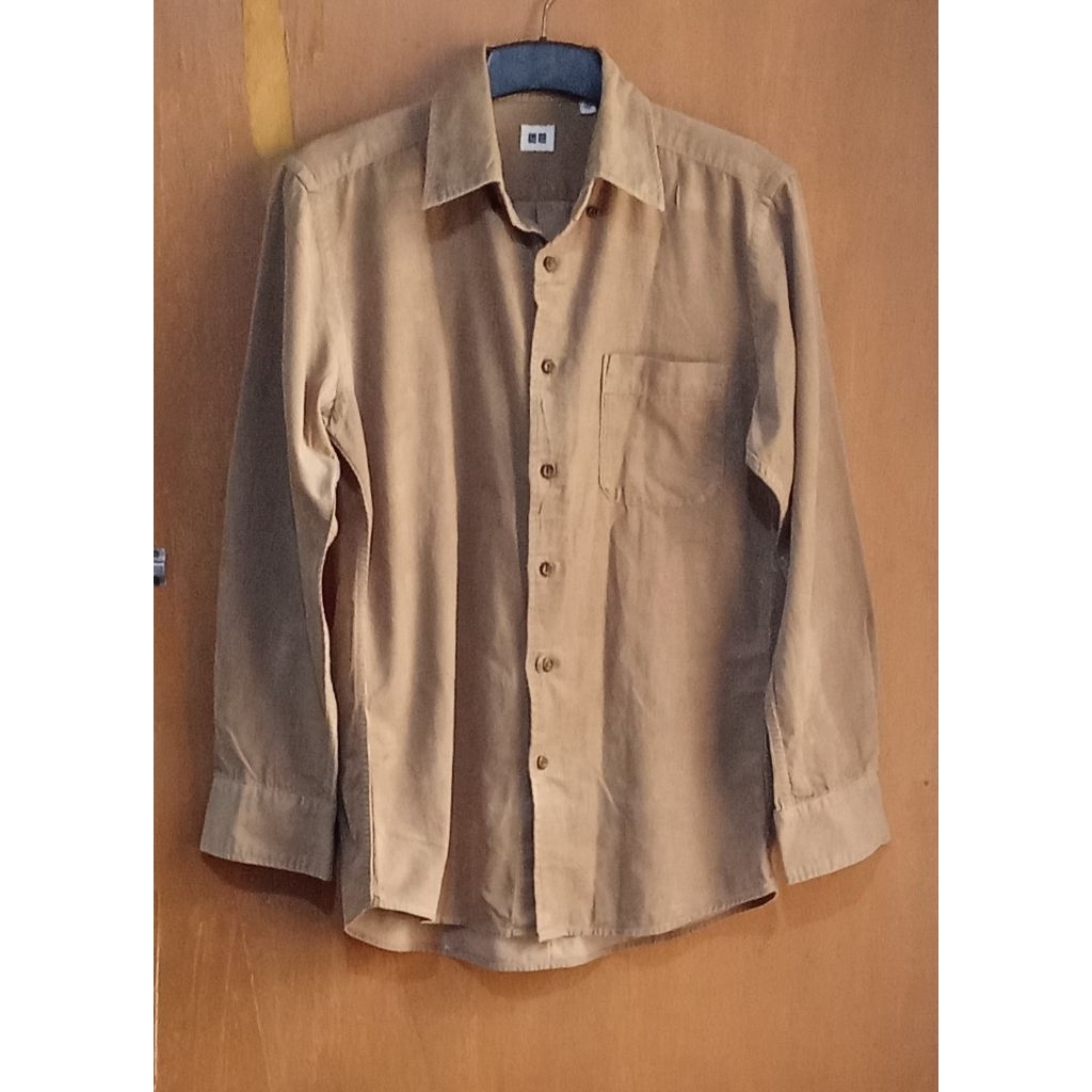 Kemeja Corduroy UNIQLO Preloved