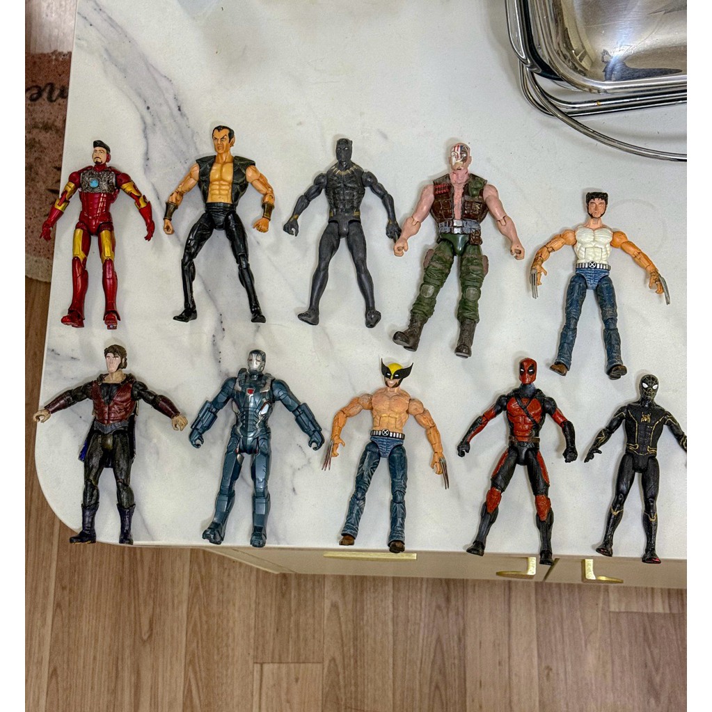 figure marvel legends wolverine deadpool spiderman brand new day xmen namor daredevil xmen toybiz ha