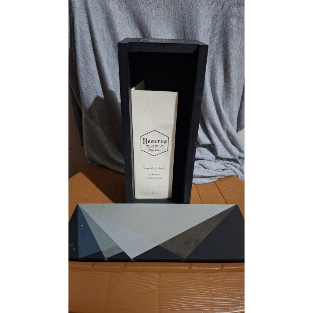 RESERVA "De La Familia" jose cuervo