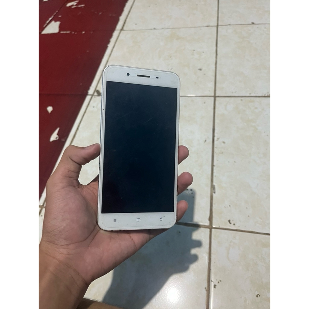 hp vivo y13 (keadaan mati)