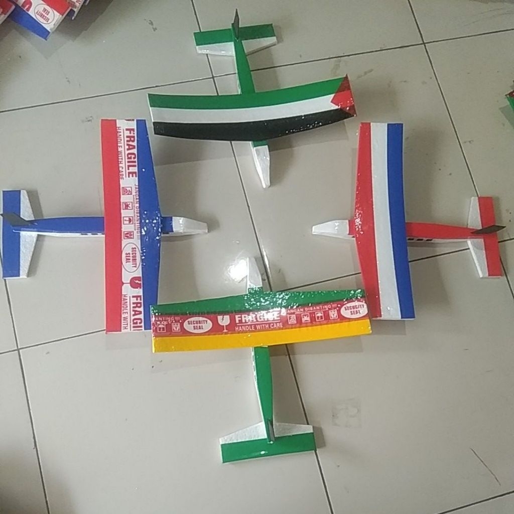 pesawat sterofoam,pesawat mainan,pesawat terbang bisa balik lagi.