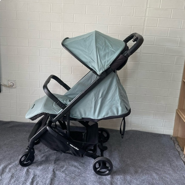 PRELOVED Easy Walker Miley