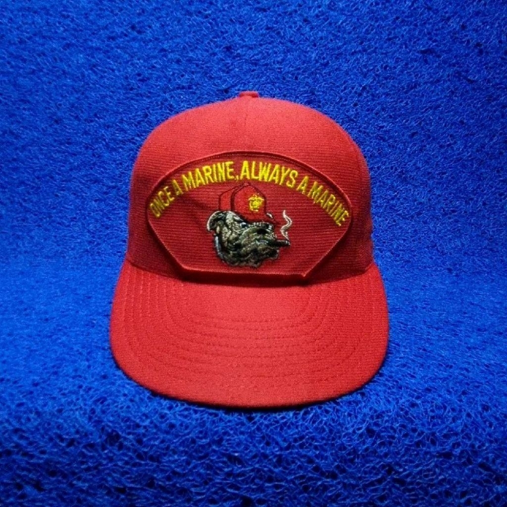 topi vintage USA marine red