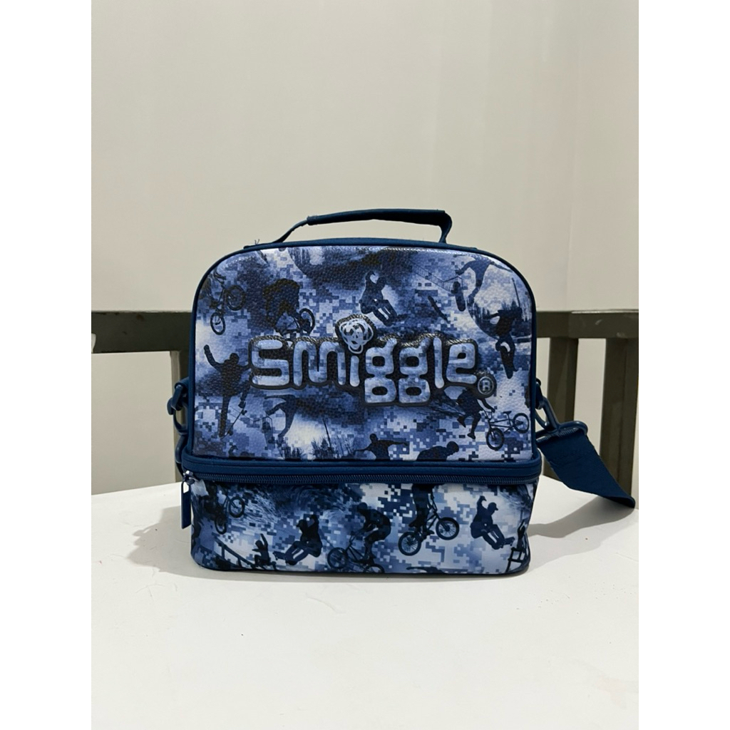 Preloved Smiggle Freestyle Hardtop Lunchbox