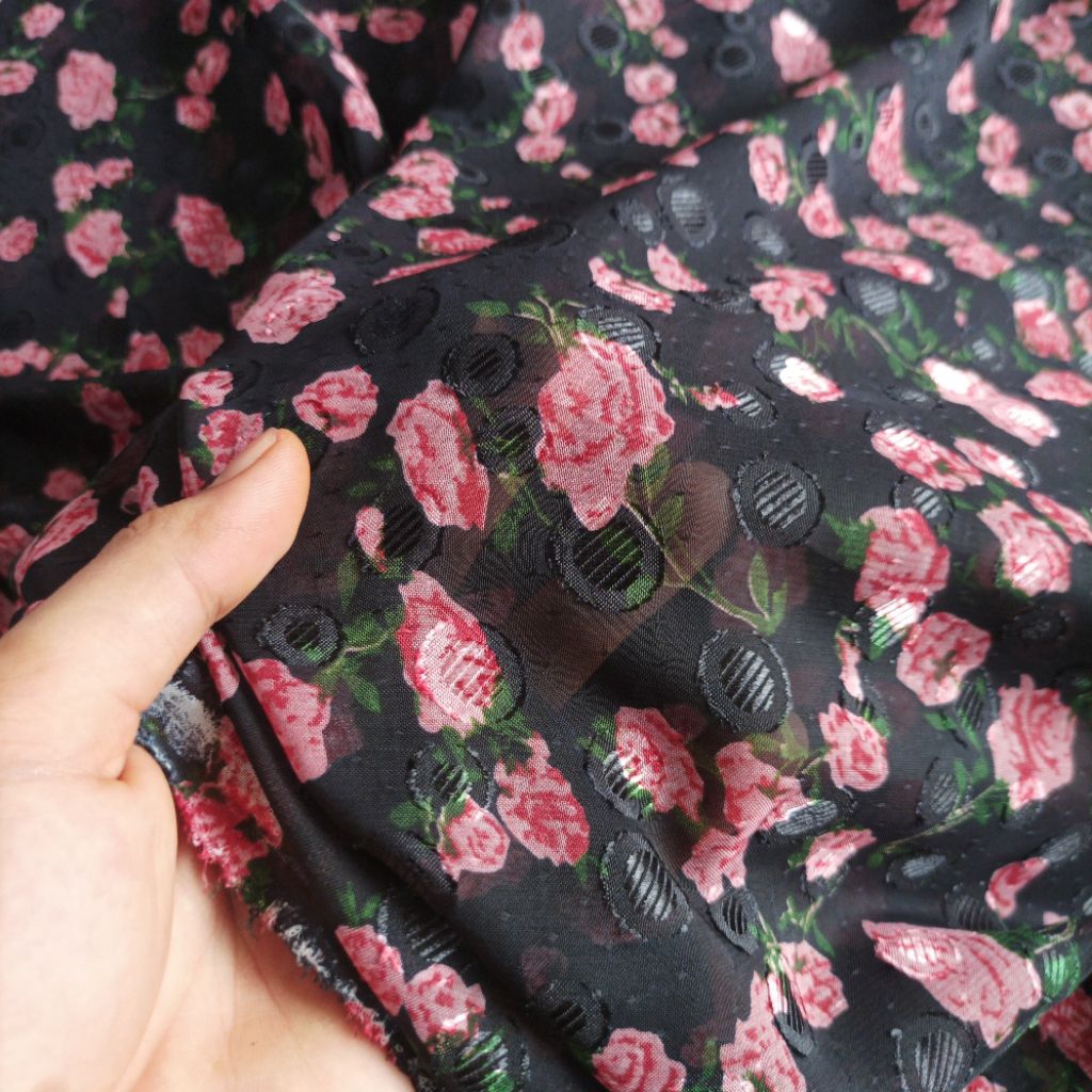 ​Kain Sifon motif Bulu Bulu Timbul Uragiri (Harga Kain Per½ Meter)KYT