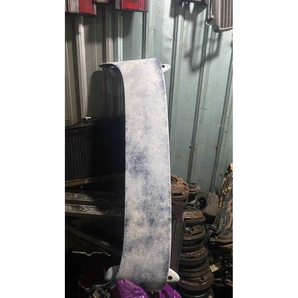 Spoiler Mazda E2000