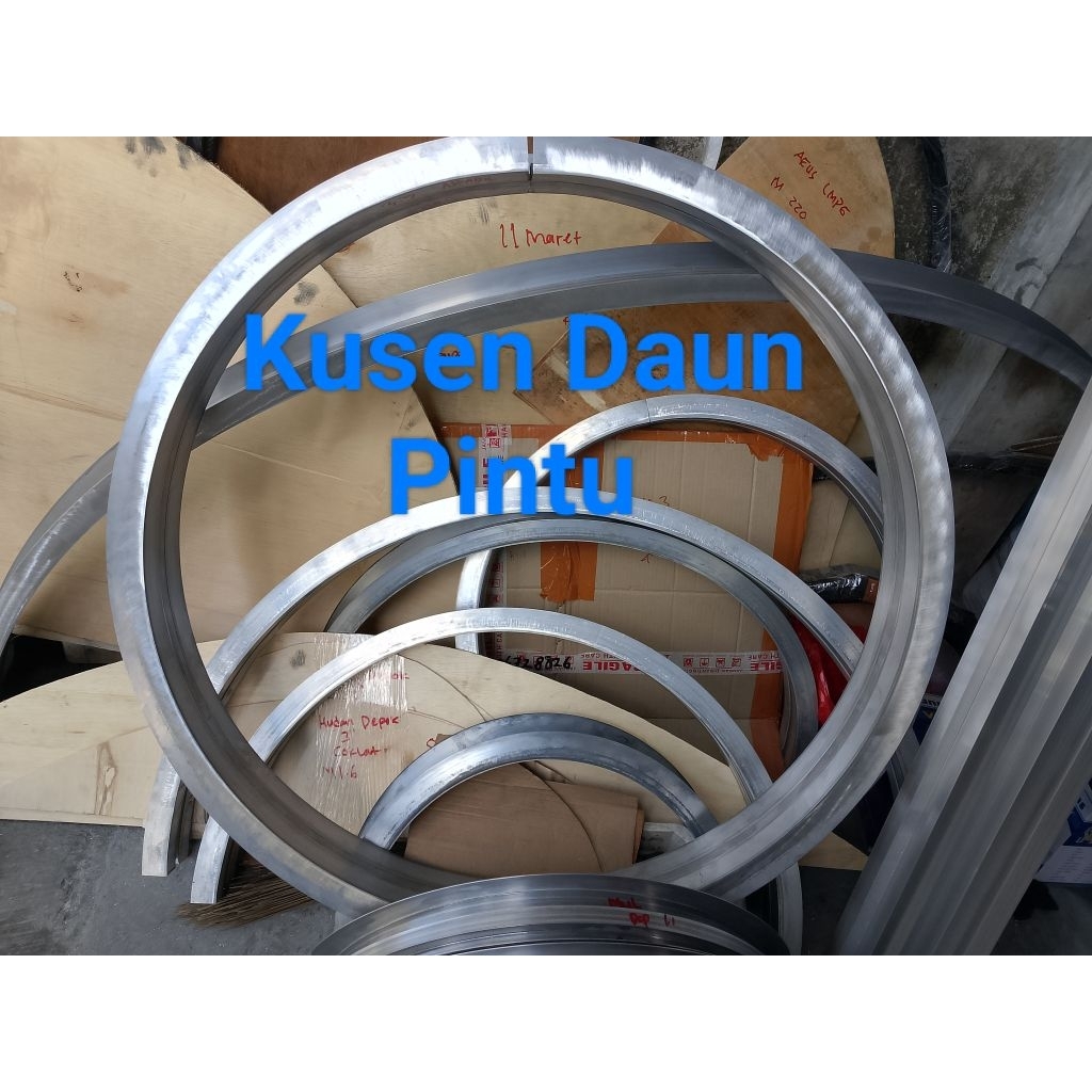 Kusen Aluminium Daun Pintu