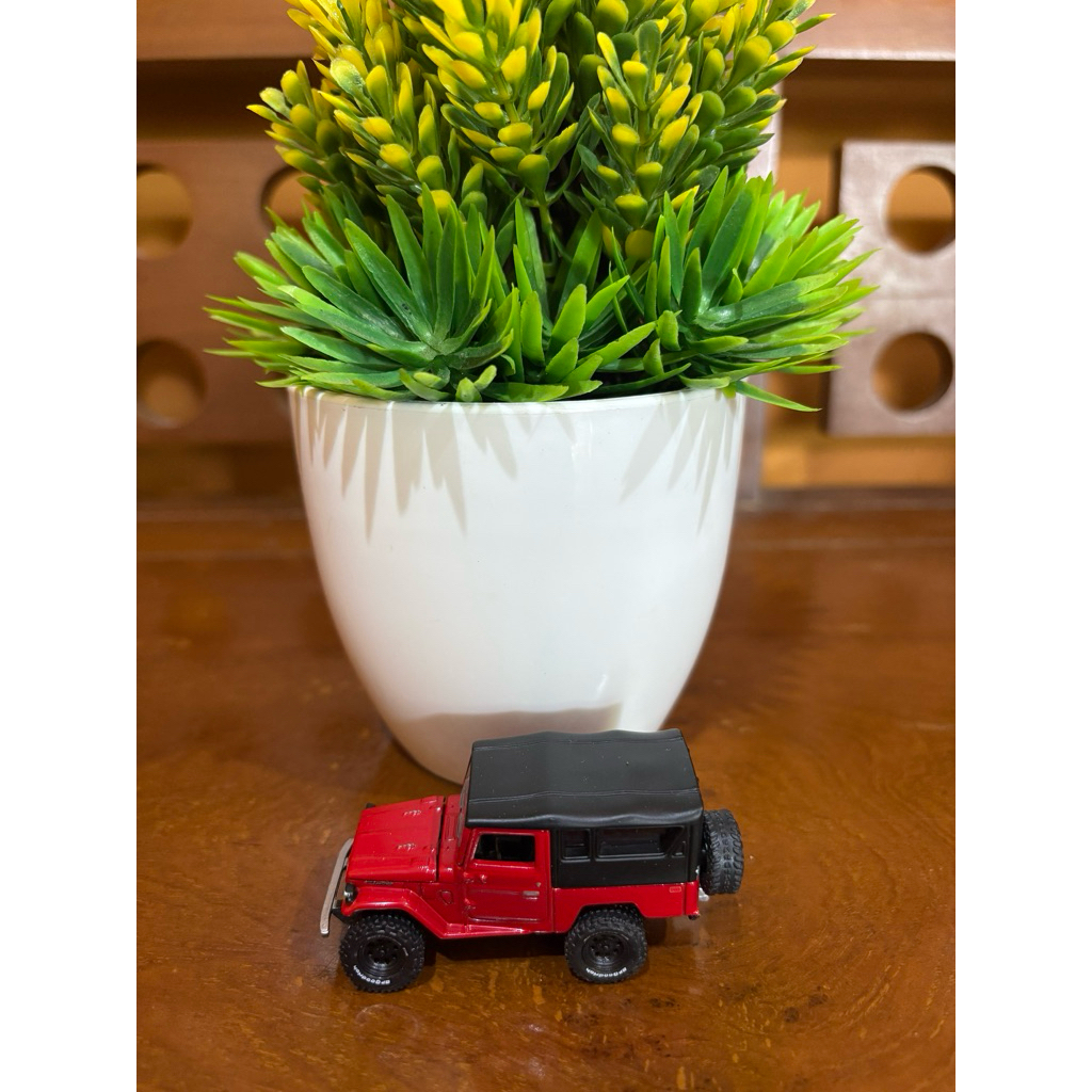 Johnny Lightning TLC Red Softtop