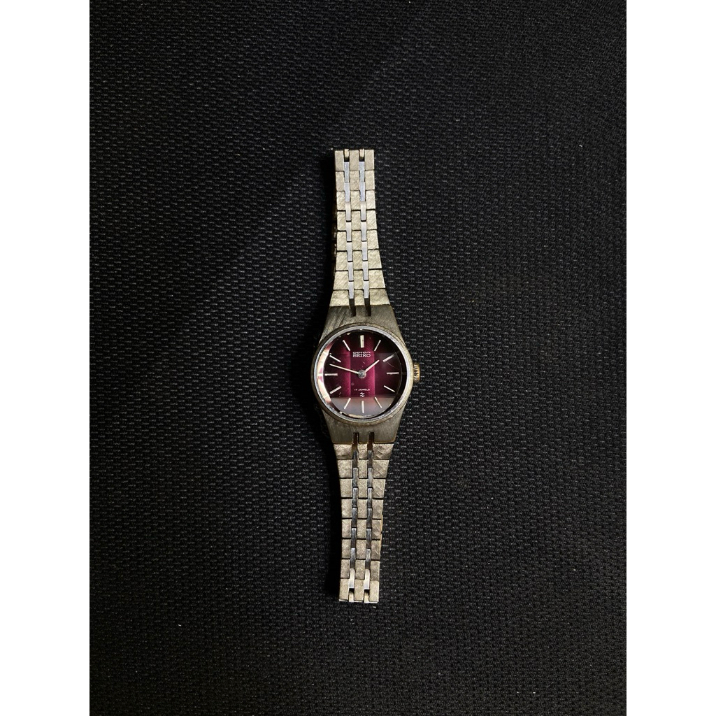 Seiko Vintage Ladies Maroon 1970’s