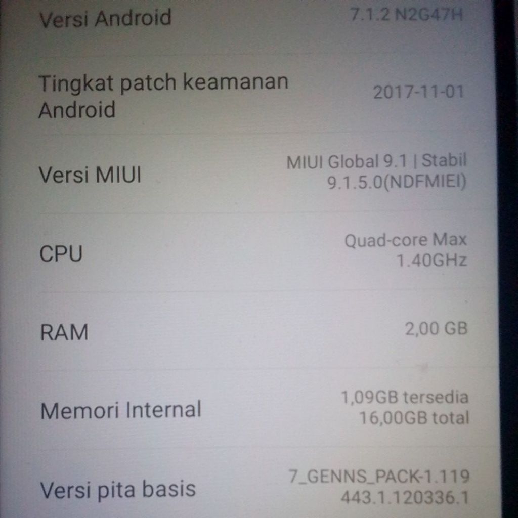 Xiaomi Redmi Note 5AKondisi fisik mulus like newLayar/LCD normal, mesin hidup normal, tidak panasMin