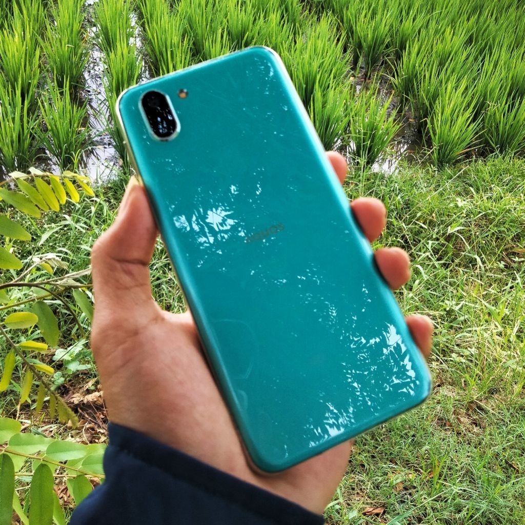 sharp aquos r2