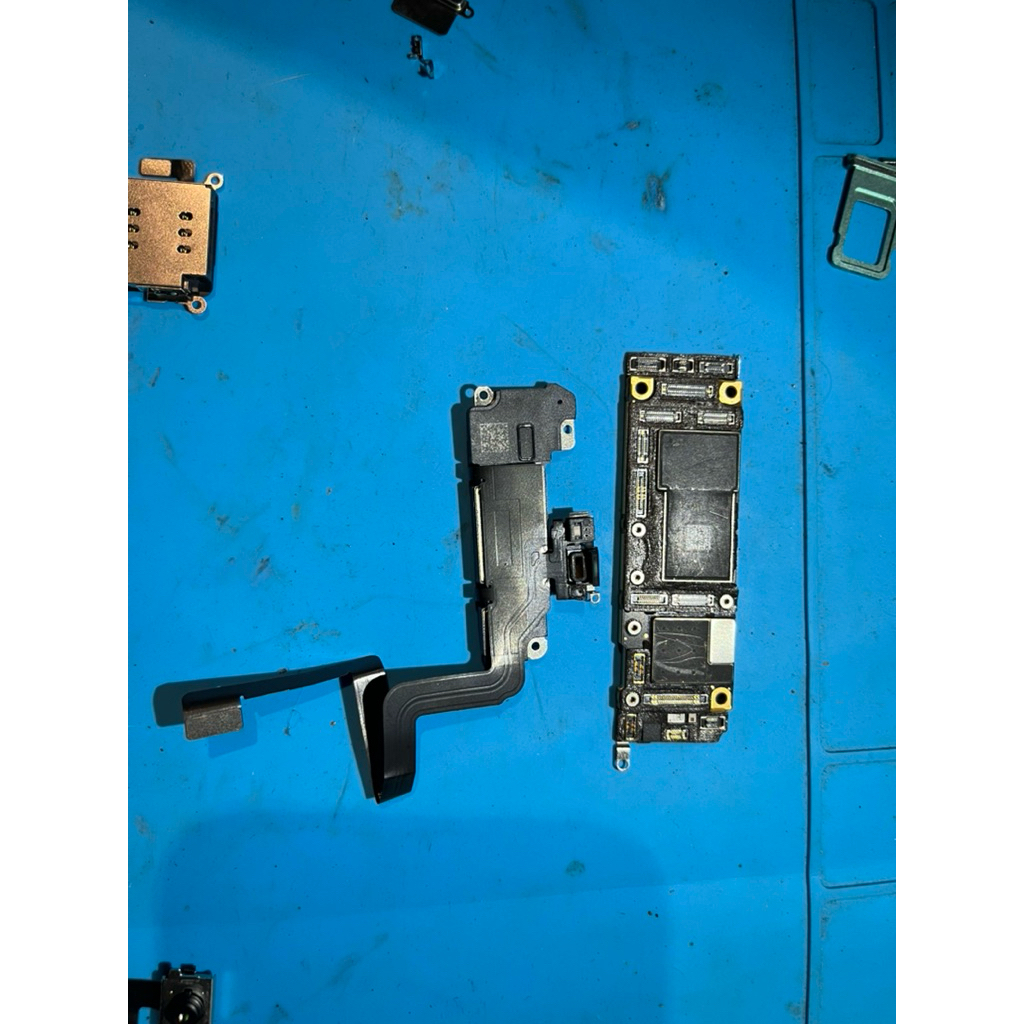 Mesin IPhone 11 Ibox Lock