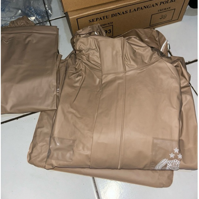 Setelan Jas hujan Polri original warna coklat muda