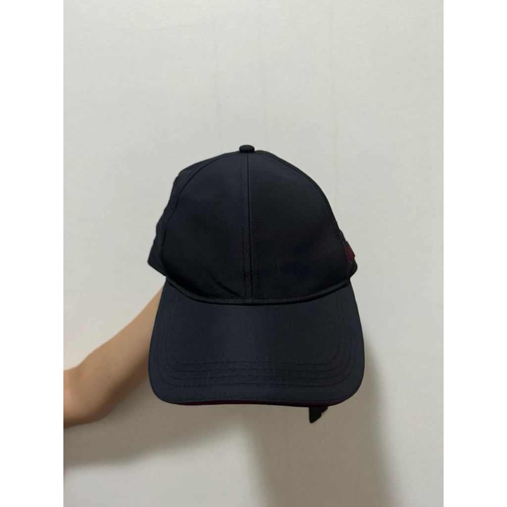 Topi Airwalk unisex hitam/black bahan suede sale 70%
