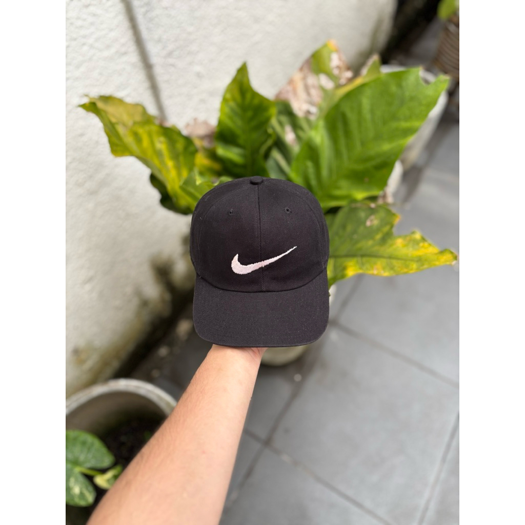 Topi Vintage Nike Big Swoosh Logo