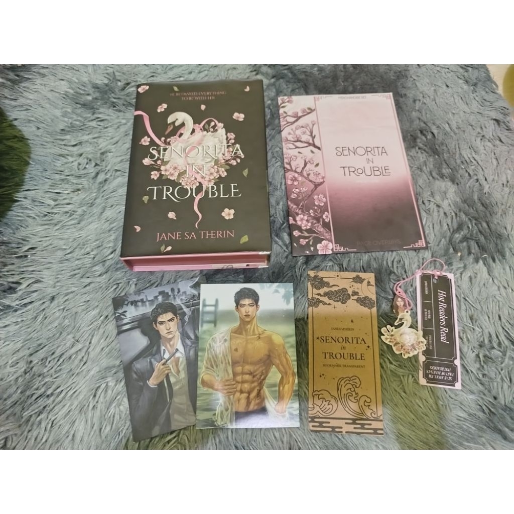 (Baca deskripsi) pl novel senorita in trouble First edition Hc edges
