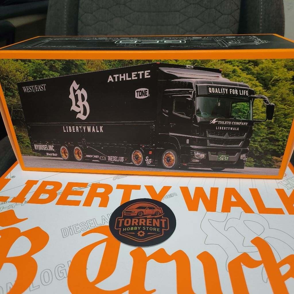 GCD Mitsubishi LB truck fuso Athlete black