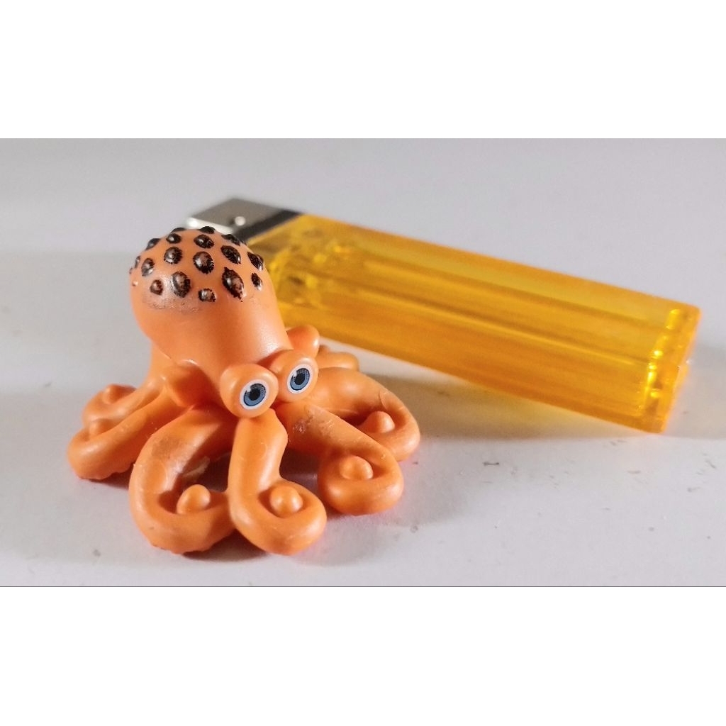 Octopus Kinder Surprise Figure