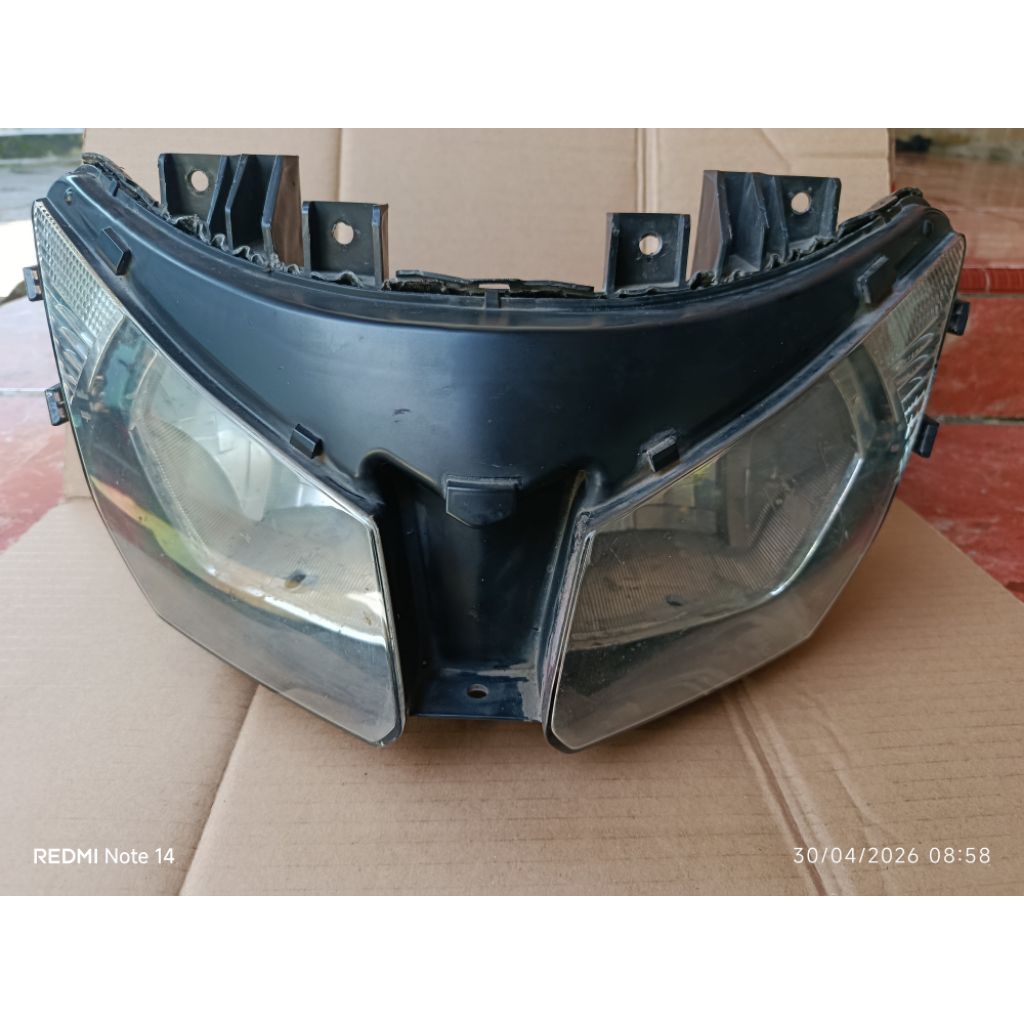 headlamp lampu depan Honda CBR 150R lokal k45a