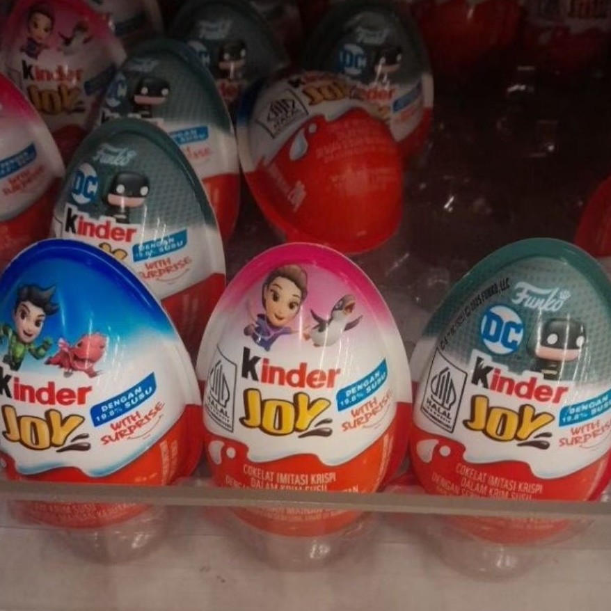 Kinder joy coklat telur isi coklat dan wafer Pink / Biru / Natoons