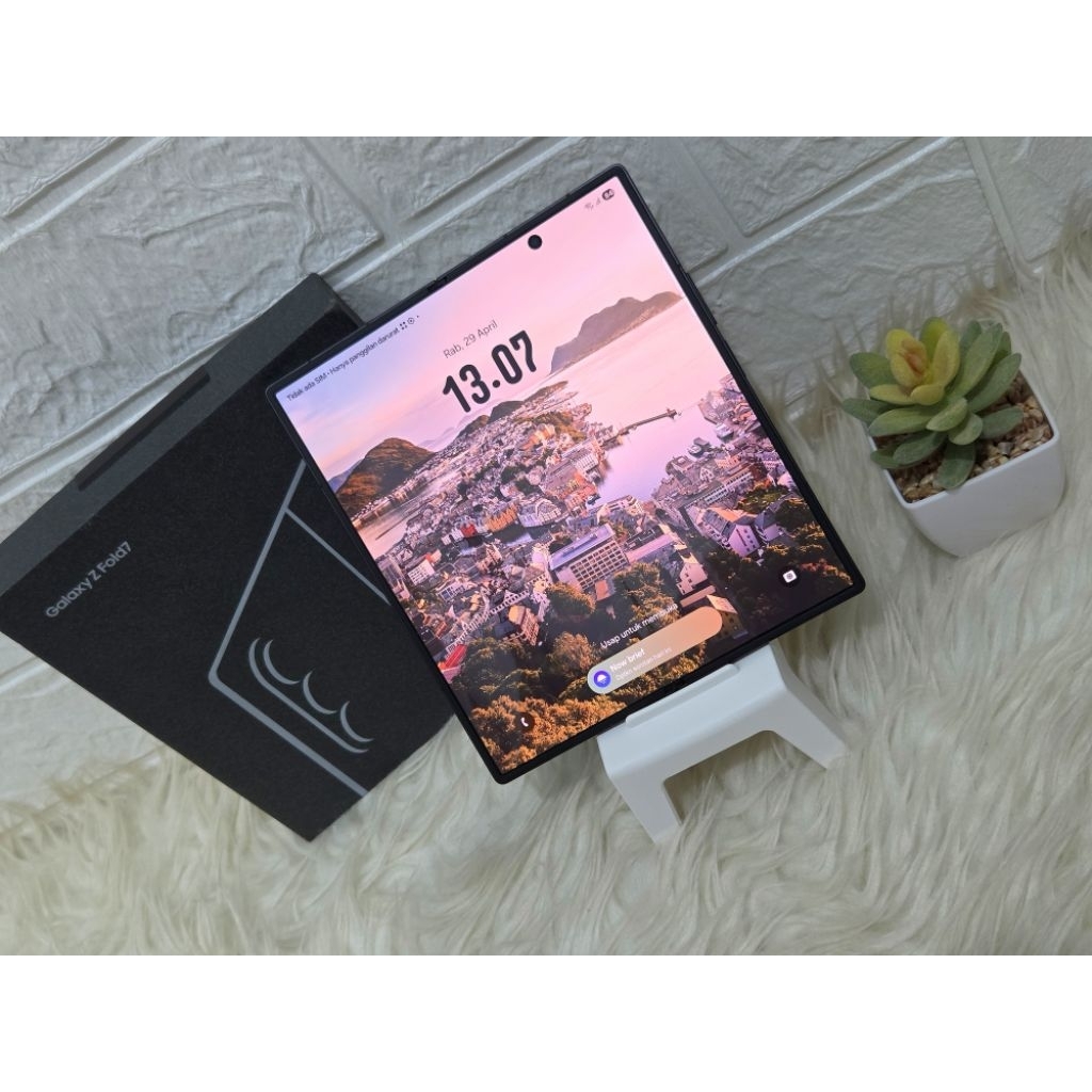 Samsung Galaxy Z Fold7 16/1Tb Jetblack Bergaransi Bagus