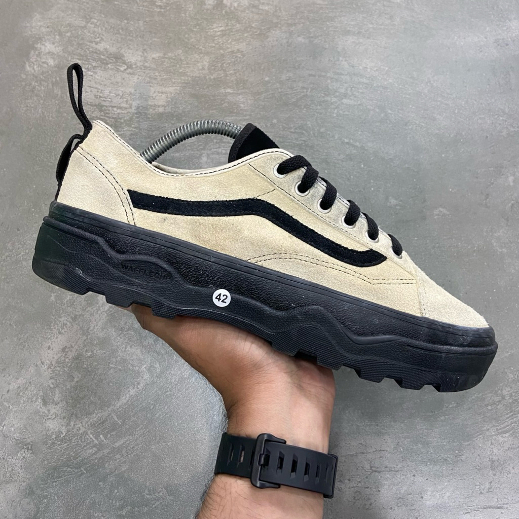 [Size 42.5] Rare Vans Sentry Old Skool WC Hiker White Cream Black (VN0A5KR3KIG) Second Original. Har