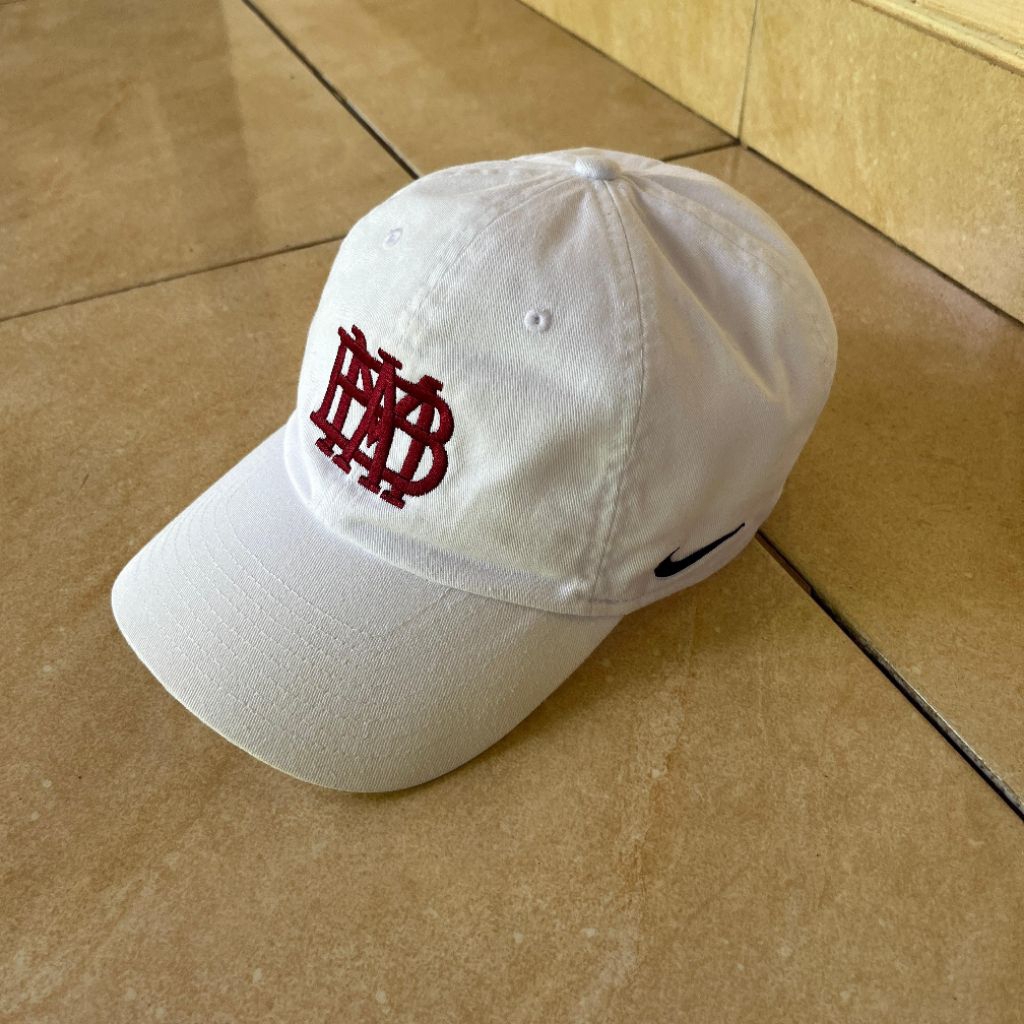 topi Nike x mba warna putih