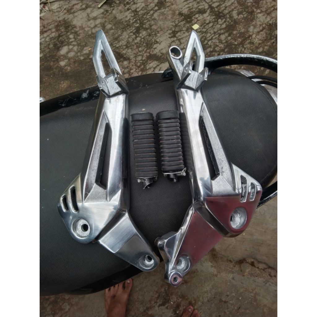footstep dudukan Supra x 125 Supra Dd