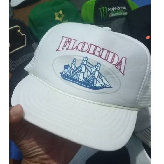 Topi tracker tali kapal gambar kapal pinisi