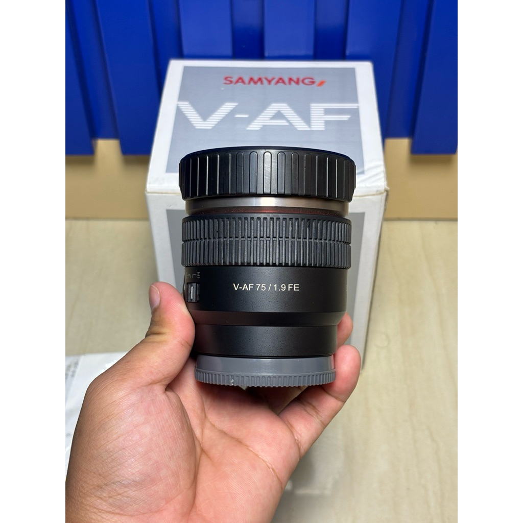 Lensa Samyang 75mm F1.9 FE For Sony Fullframe Mulus Fullset Box