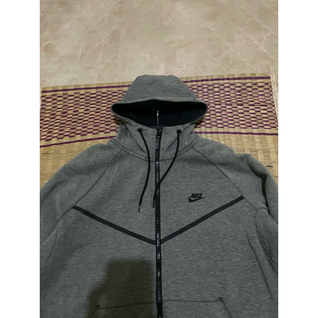 tech nike