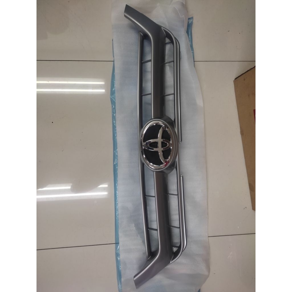 grill depan Yaris lele