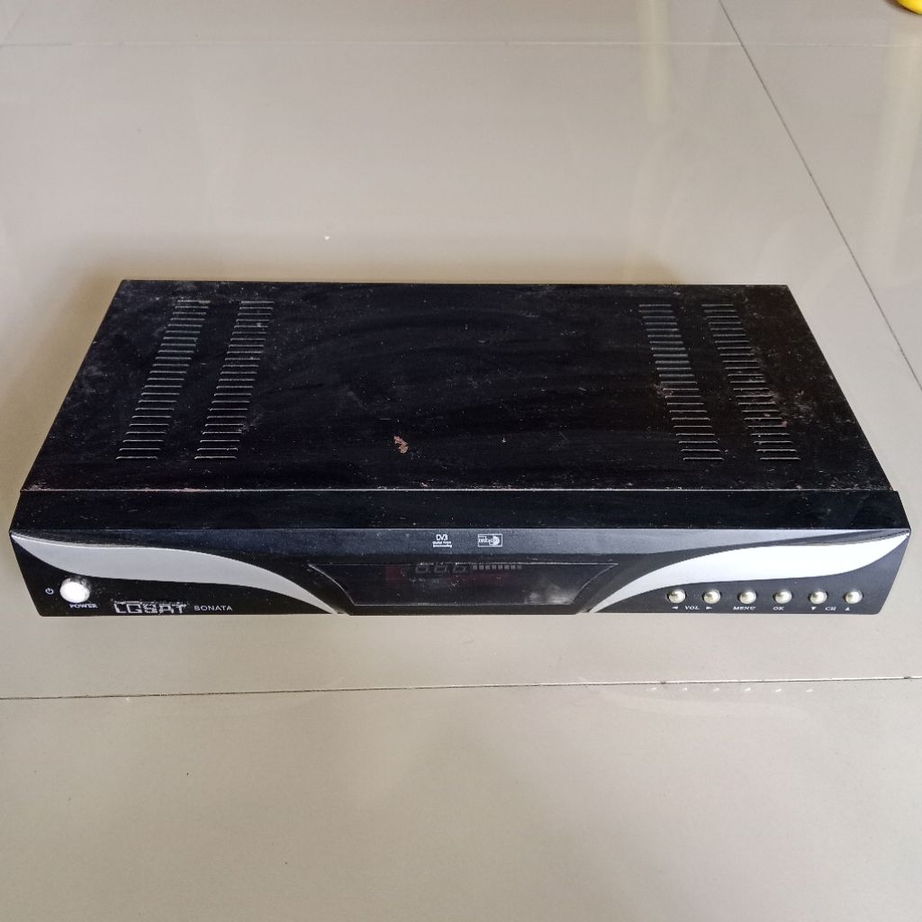 Casing box body besi receiver bekas merk LGsat Mpeg2 DVB rongsokan bisa untuk radio box FM dan ampli