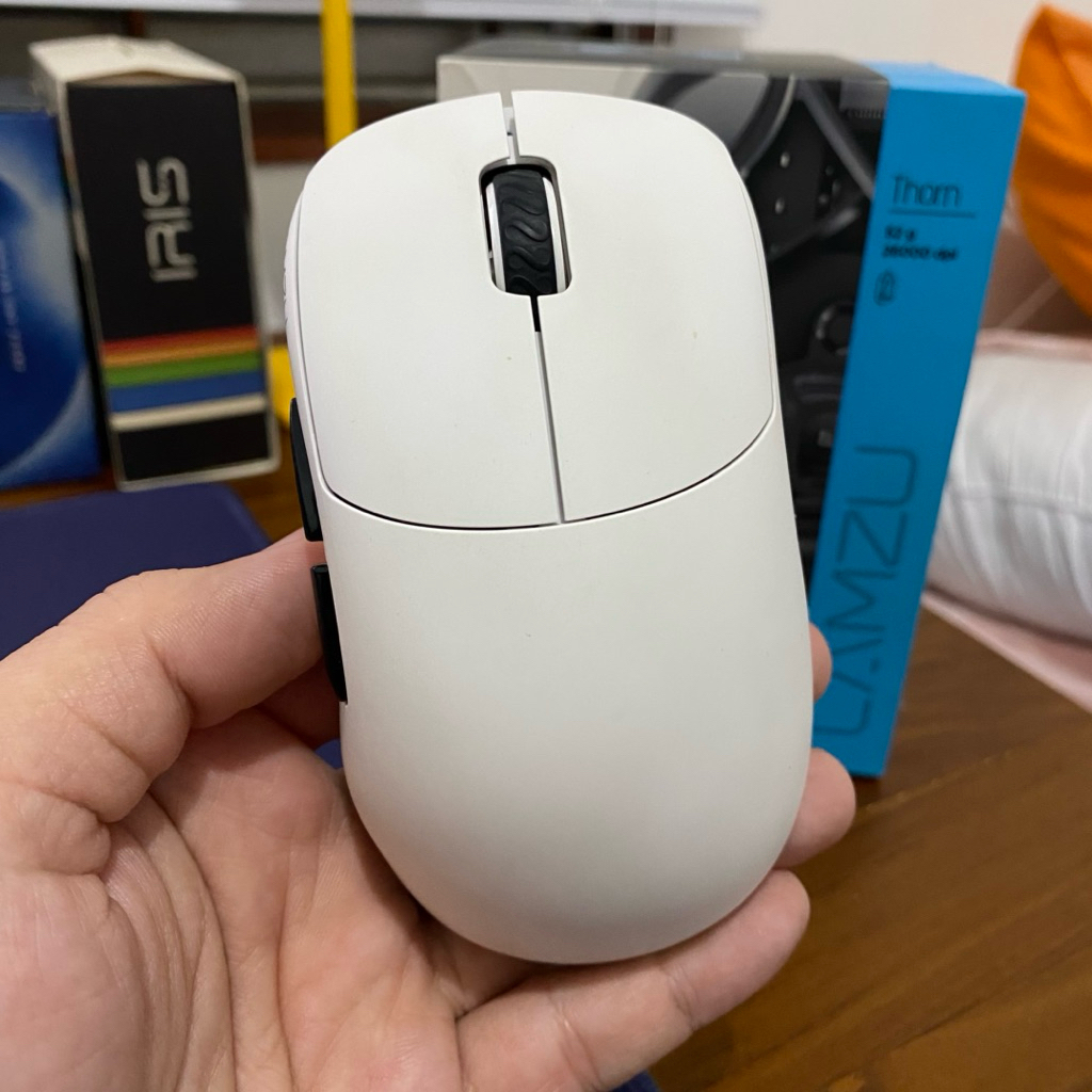 lamzu thorn white 1k fullset normal mulus