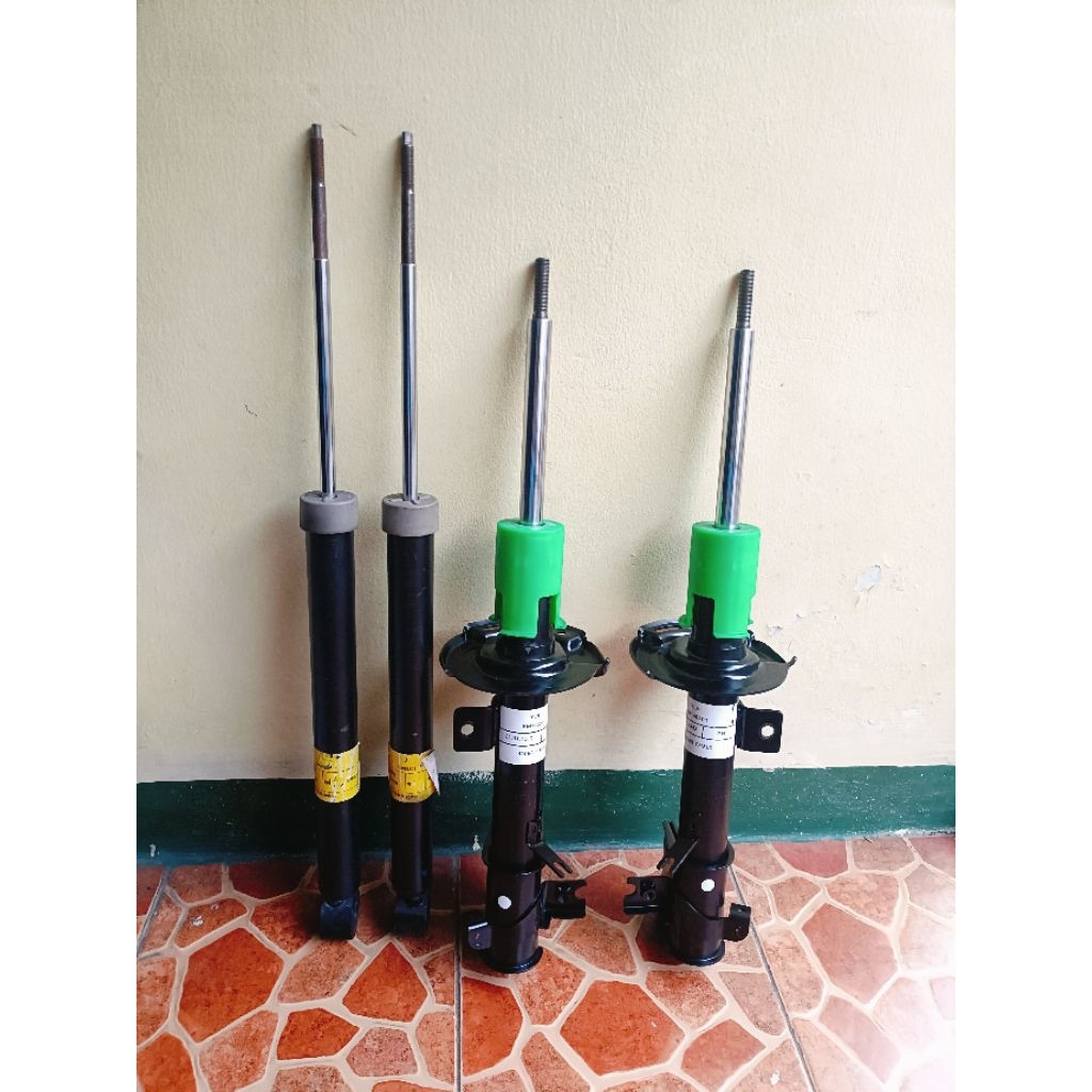 Shock suzuki ertiga depan belakang