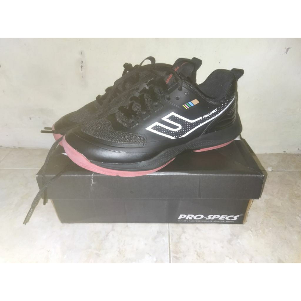 PROSPECS Sepatu Badminton ukuran 41