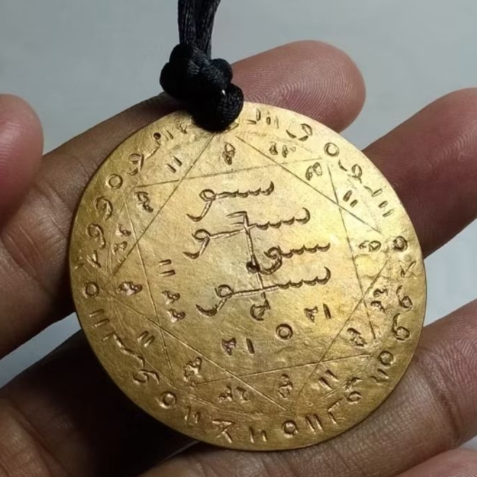 kalung liontin pancar merah