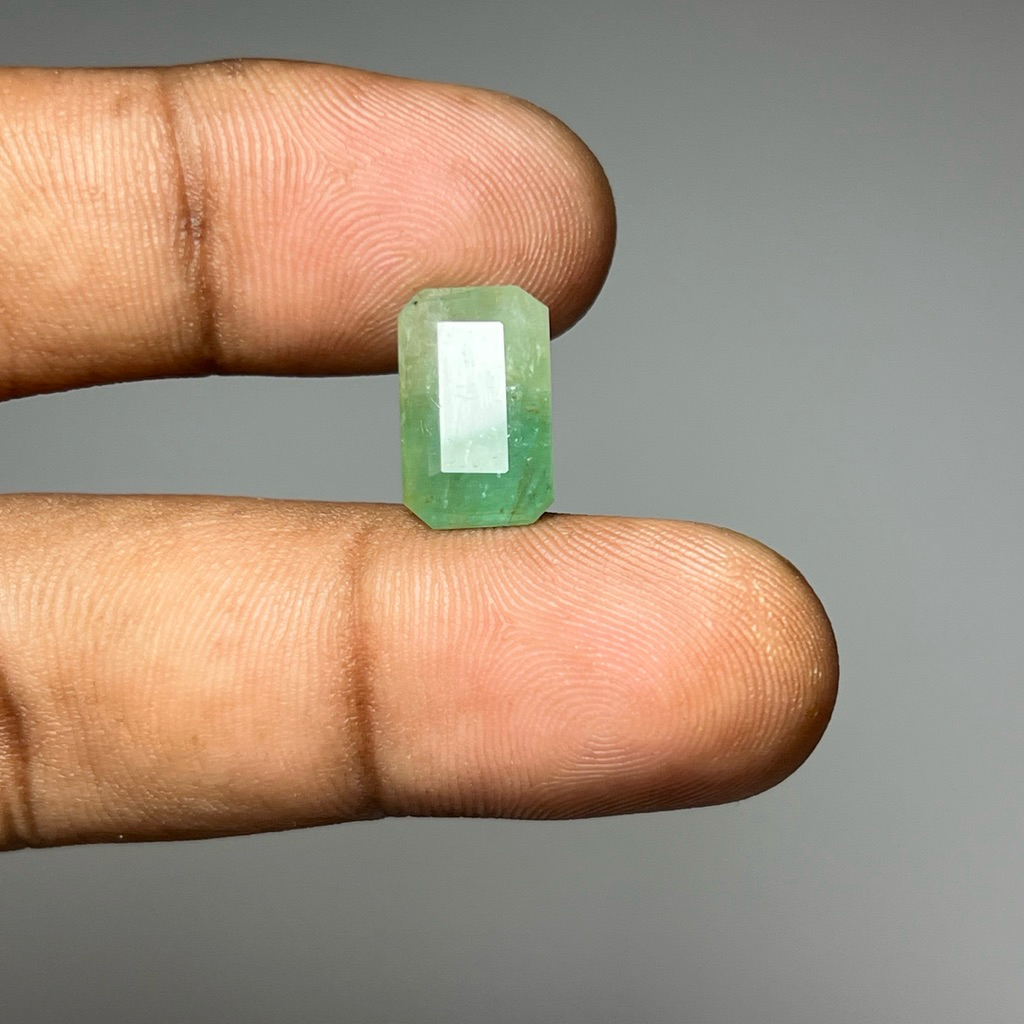 Natural Emerald Beryl Jamrud Asli Batu Zamrud Octagon shape Dim 14x8.5x8 CT 6.75