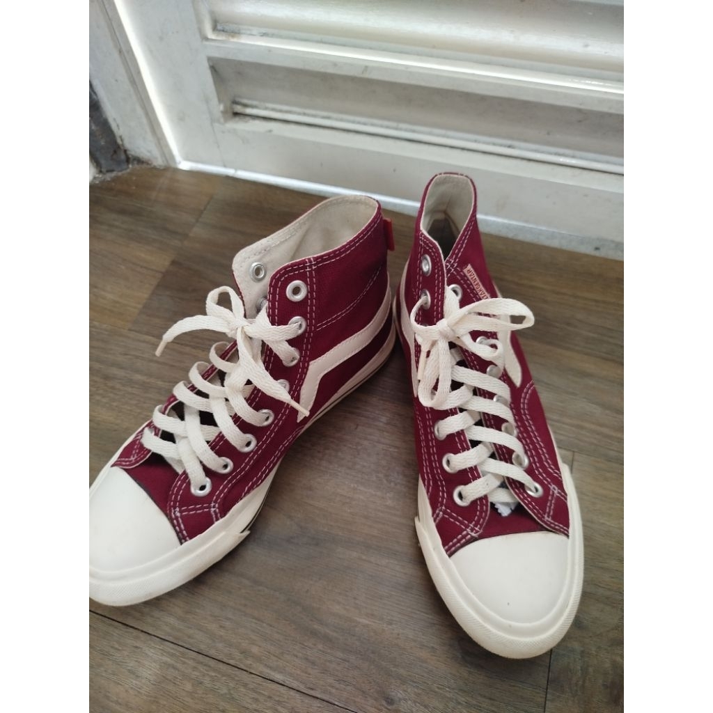Pl Sepatu Unisex Aerostreet Uk 38 Jhosse 77 High low maroon white
