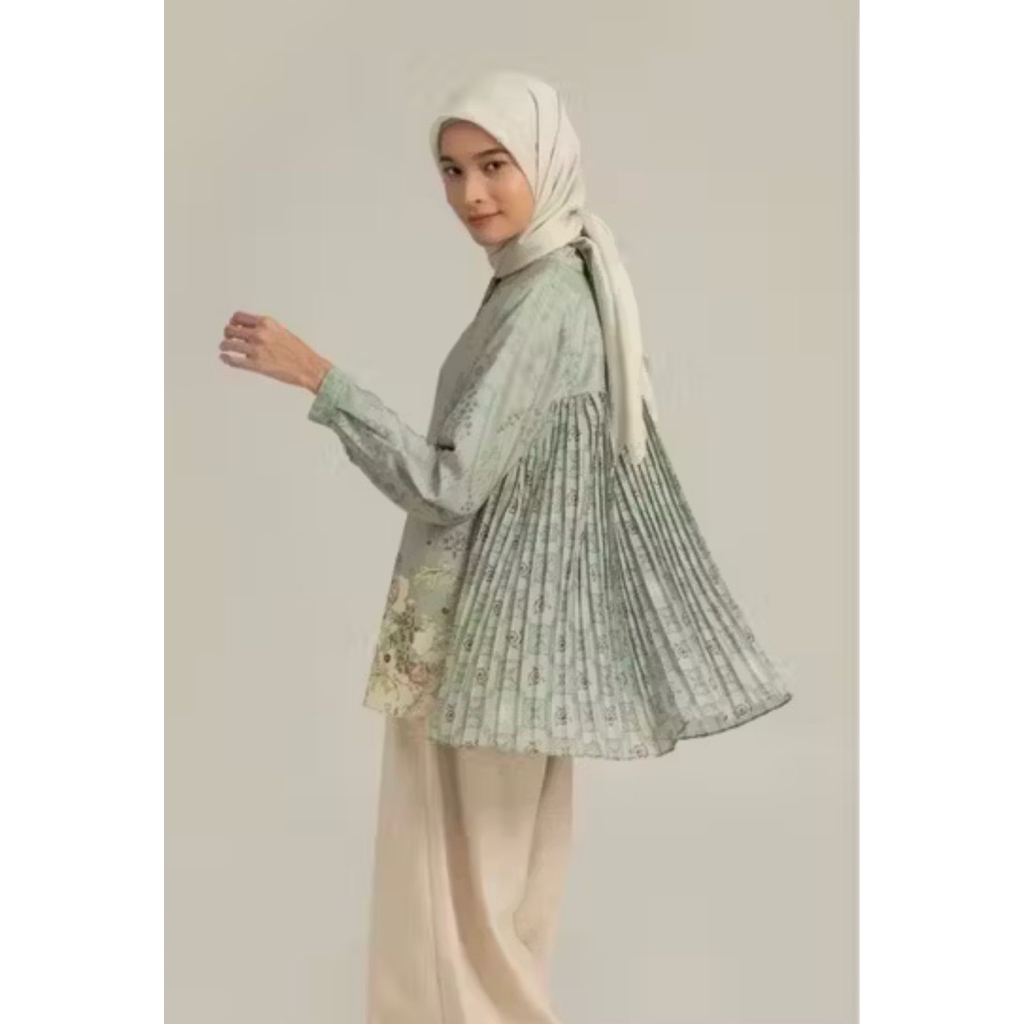 Ria Miranda Lica Top Green