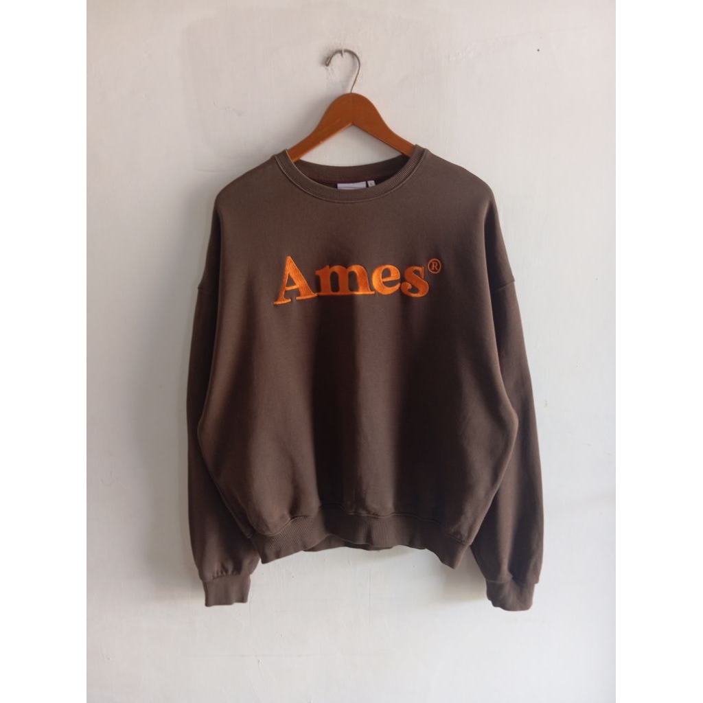 crewneck sweater sweatshirt boxy fit Ames Worldwide coklat