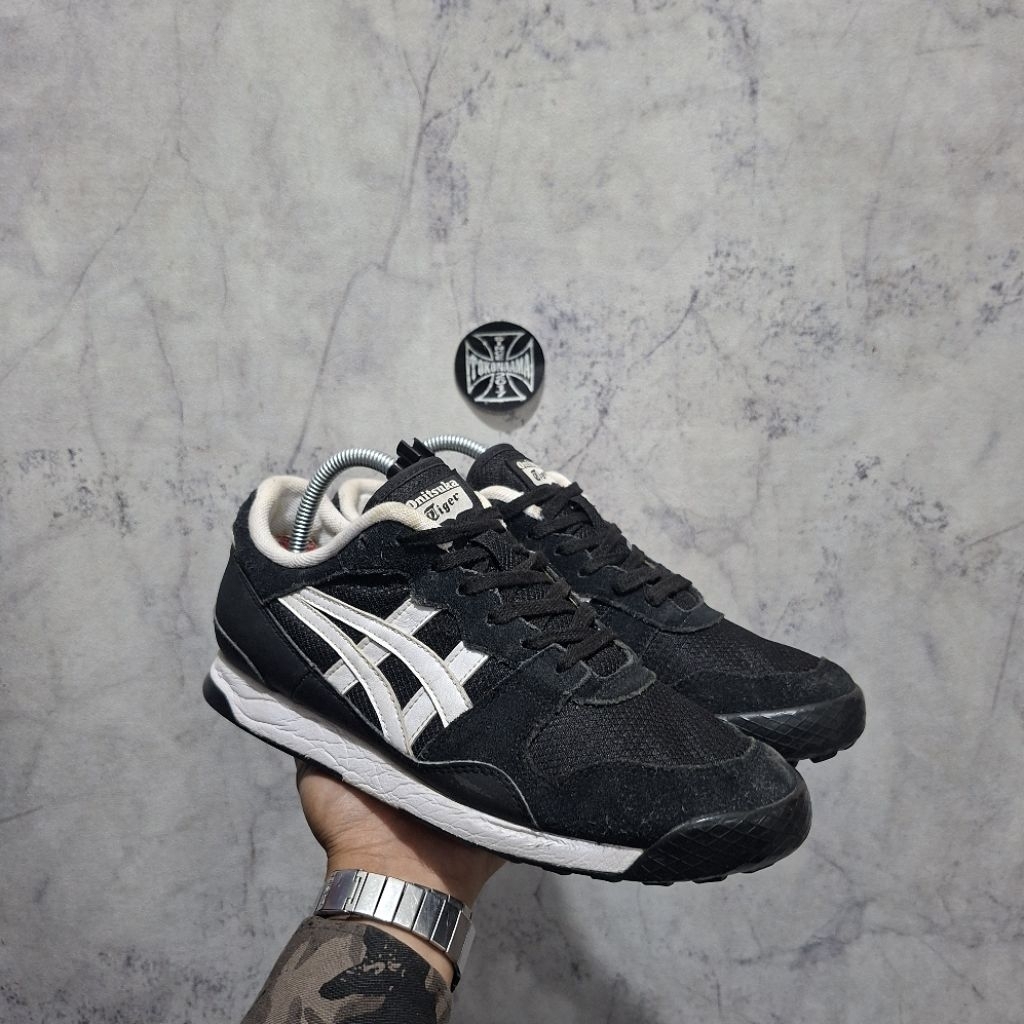 Sepatu Asics Tiger Horizona Black White / size 41 / scnd original