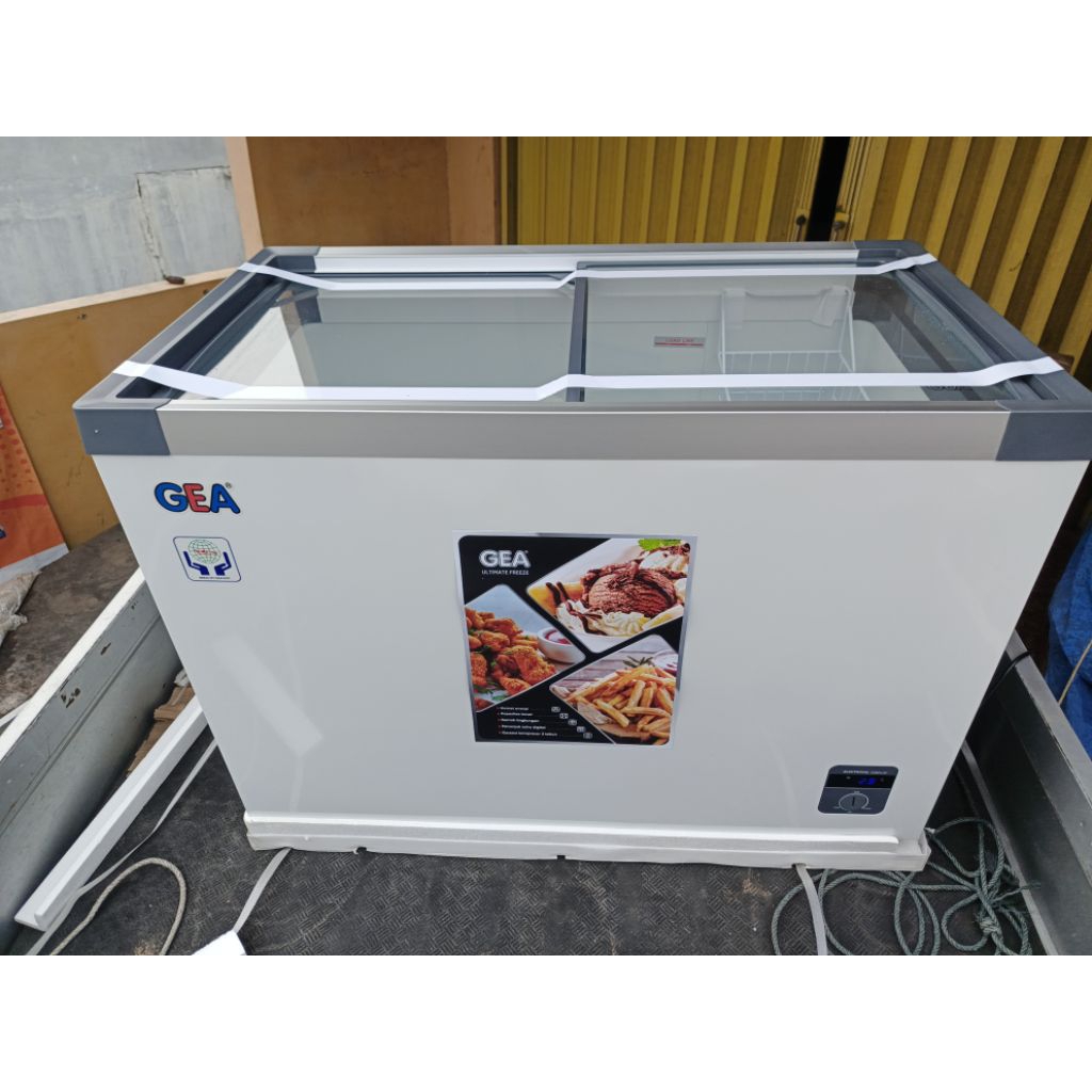 freezer box pintu kaca gea 300L/freezer sliding flat glass gea SD-256H